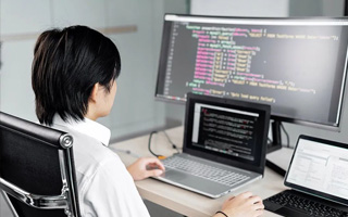 平凉 api php源码,下载的php源码怎么运行呢？